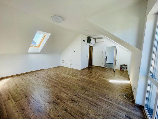 Eladó téglalakás, Vácon 54.9 M Ft, 1 szobás