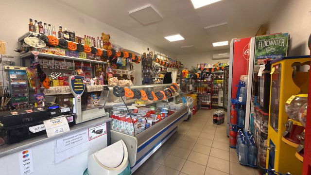 Eladó üzlethelyiség, Gyöngyösön 62 M Ft, 3 szobás