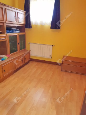 Eladó családi ház, Komáromban 52 M Ft, 5 szobás