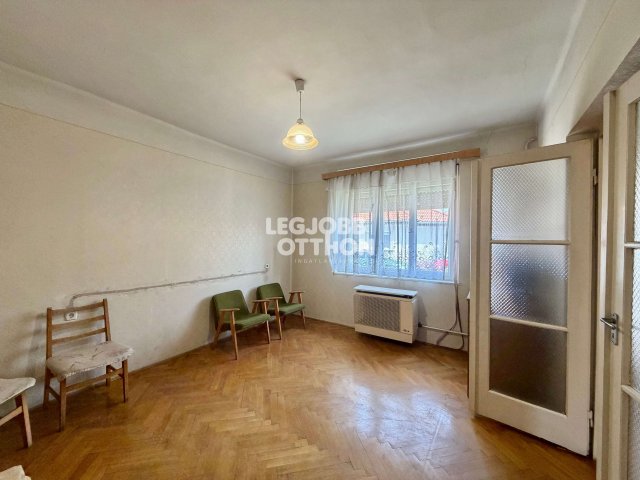 Eladó családi ház, Cegléden 42 M Ft, 1+1 szobás