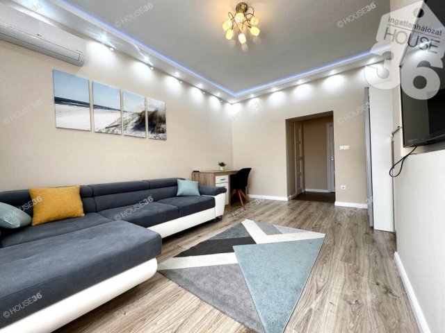 Kiadó téglalakás, albérlet, Kecskeméten 320 E Ft / hó
