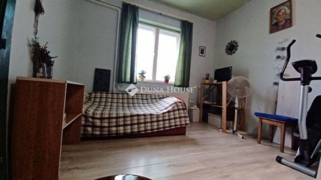 Eladó ikerház, Balatonfüreden 67.9 M Ft, 3 szobás