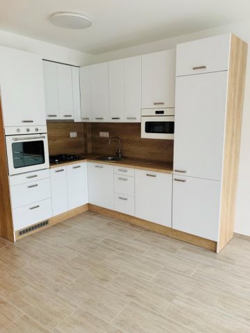 Kiadó téglalakás, albérlet, Tatán 380 E Ft / hó
