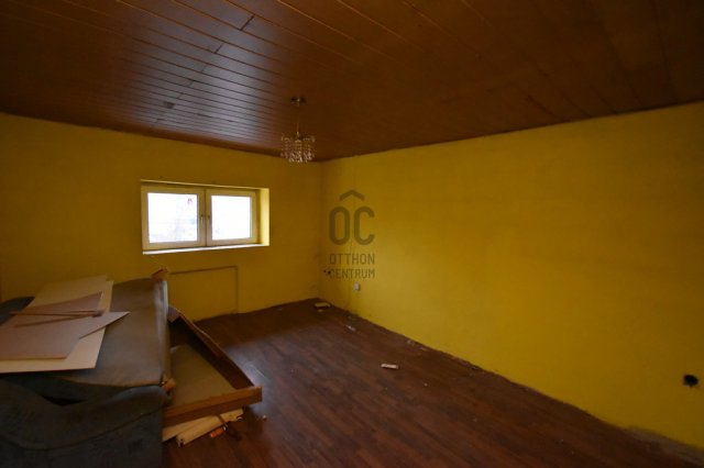 Eladó családi ház, Halogyon 4.8 M Ft, 2 szobás