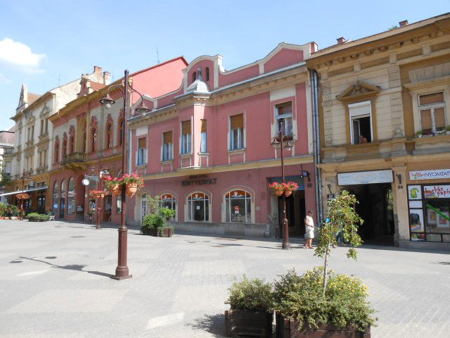 Kiadó üzlethelyiség, Kaposváron, Fő utcában 450 E Ft / hó