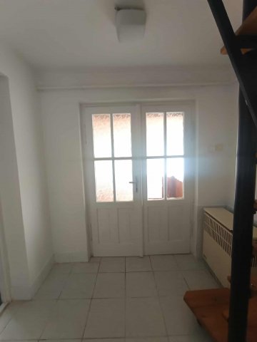 Eladó családi ház, Pécsett 29.9 M Ft, 3 szobás