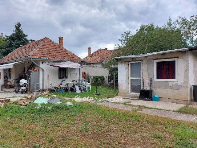 Eladó családi ház, Gödöllőn 53 M Ft, 2 szobás