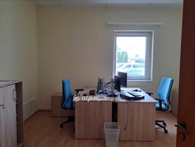 Eladó ipari ingatlan, Pakson 550 M Ft / költözzbe.hu