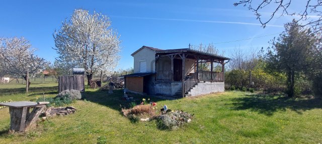 Eladó nyaraló, Szigetújfalun 18.5 M Ft, 2 szobás