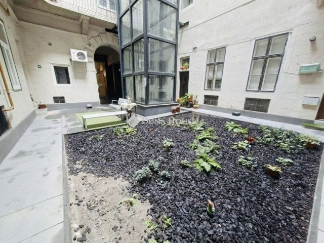 Eladó téglalakás, Budapesten, IX. kerületben 59.9 M Ft, 1 szobás