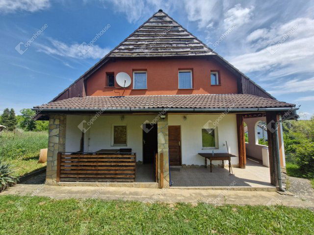 Eladó családi ház, Igalon 53.9 M Ft, 6 szobás