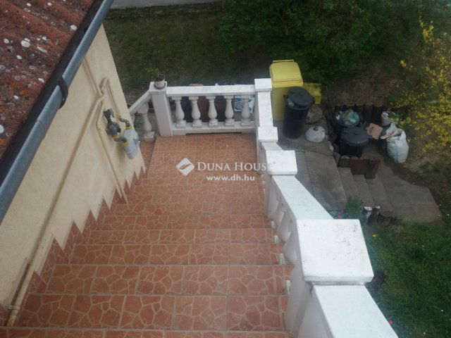 Eladó családi ház, Kőröshegyen 90 M Ft, 2+1 szobás