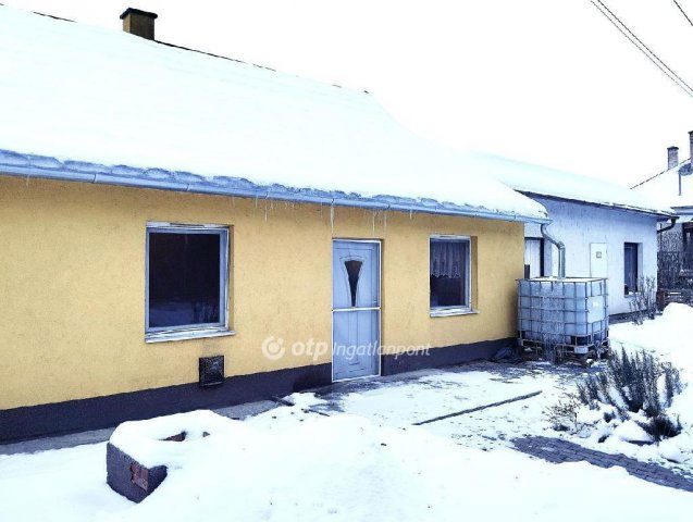 Eladó családi ház, Székesfehérvárott 55.5 M Ft, 1+1 szobás