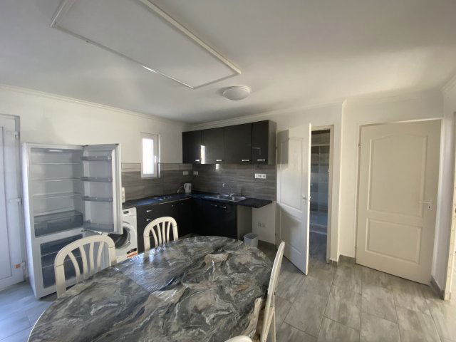 Kiadó családi ház, albérlet, Komáromban 350 E Ft / hó