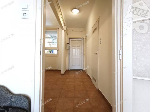 Eladó téglalakás, Kecskeméten 35.9 M Ft, 1 szobás