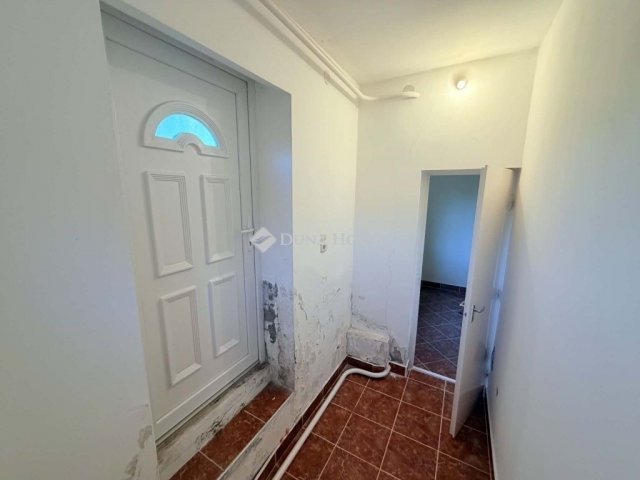 Eladó családi ház, Tápiószentmártonon 59.5 M Ft, 3+1 szobás