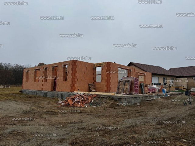 Eladó ikerház, Vácrátóton 78.9 M Ft, 2+2 szobás