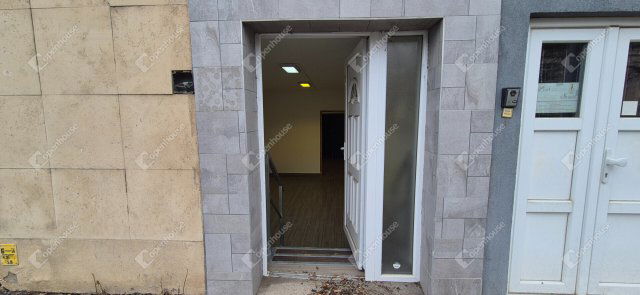 Eladó üzlethelyiség, Miskolcon 18.5 M Ft, 2 szobás