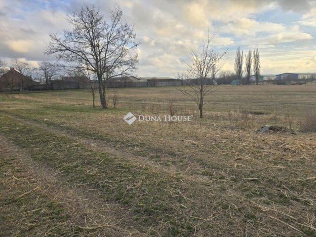 Eladó ipari ingatlan, Tárnokon 179.9 M Ft / költözzbe.hu