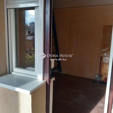 Eladó családi ház, Budapesten, XV. kerületben 82.3 M Ft