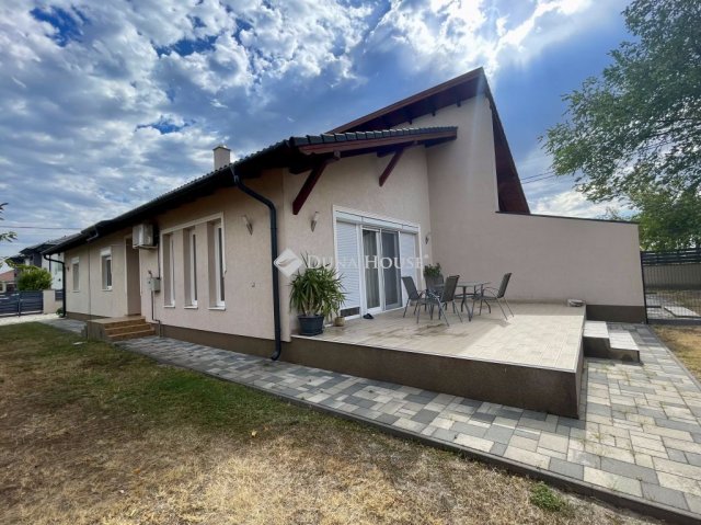 Eladó családi ház, Délegyházán, Gábor Áron utcában 111 M Ft