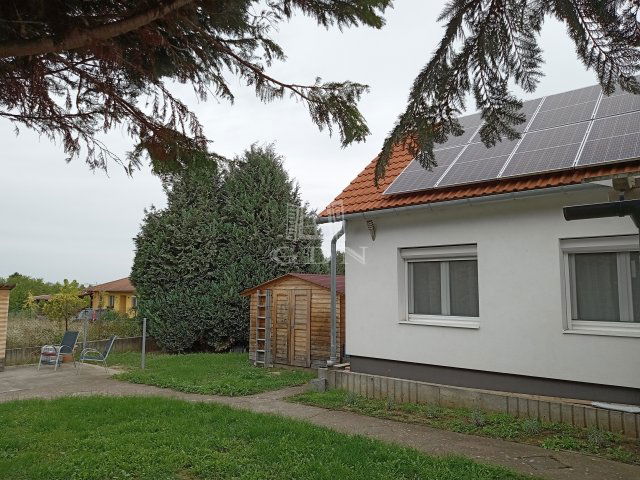 Eladó családi ház, Zamárdiban 99.9 M Ft, 4 szobás