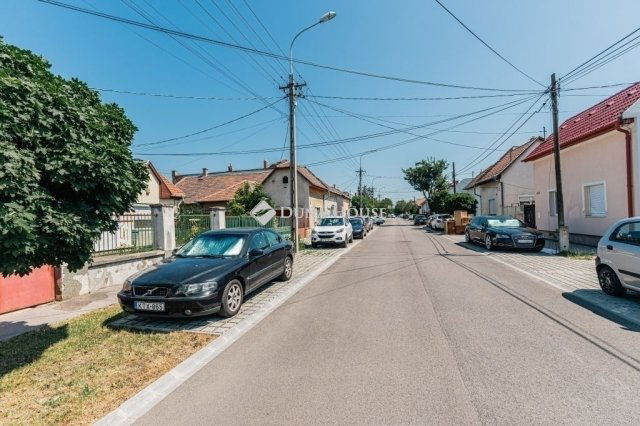 Eladó családi ház, Budapesten, XV. kerületben 109 M Ft, 3 szobás