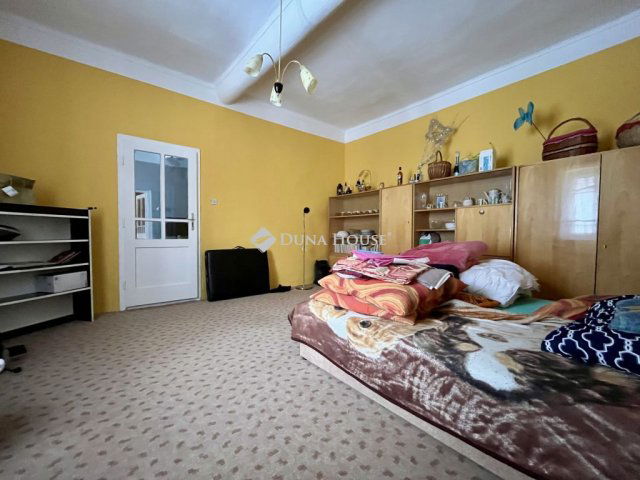 Eladó családi ház, Véménden 31 M Ft, 4 szobás