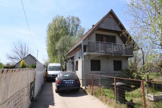 Eladó családi ház, Pilisen 25.5 M Ft, 2 szobás
