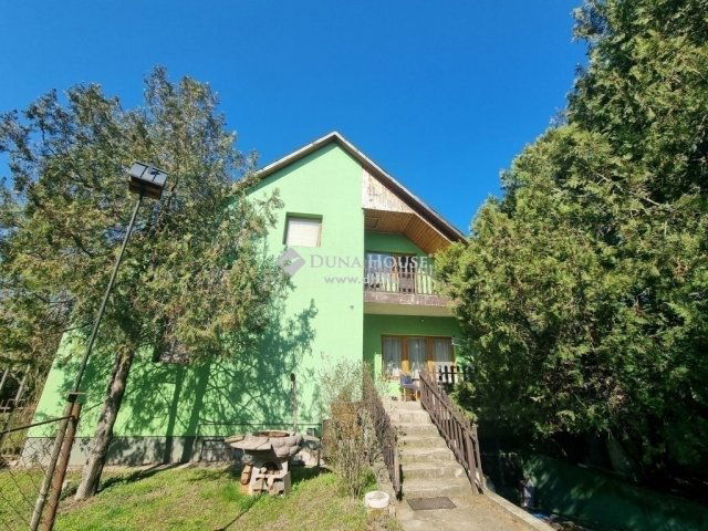 Eladó családi ház, Szigetszentmiklóson 98.9 M Ft, 5 szobás