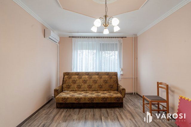 Eladó panellakás, Szegeden 53.9 M Ft, 2 szobás