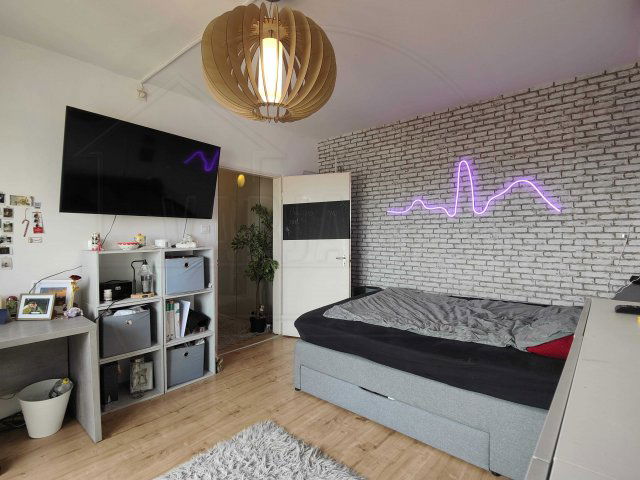 Eladó panellakás, Pécsett, Szabadság utcában 54.9 M Ft