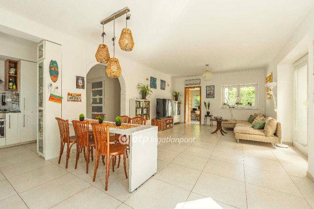 Eladó családi ház, Velencén 171 M Ft, 4+1 szobás