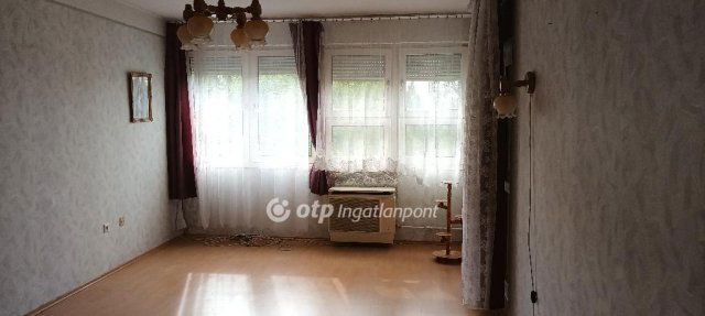 Eladó téglalakás, Hatvanban 36.9 M Ft, 2 szobás