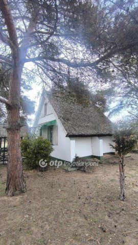 Eladó családi ház, Csongrádon 9 M Ft, 2 szobás