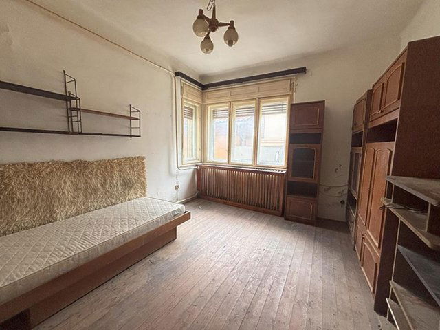 Eladó családi ház, Budapesten, III. kerületben 139.9 M Ft