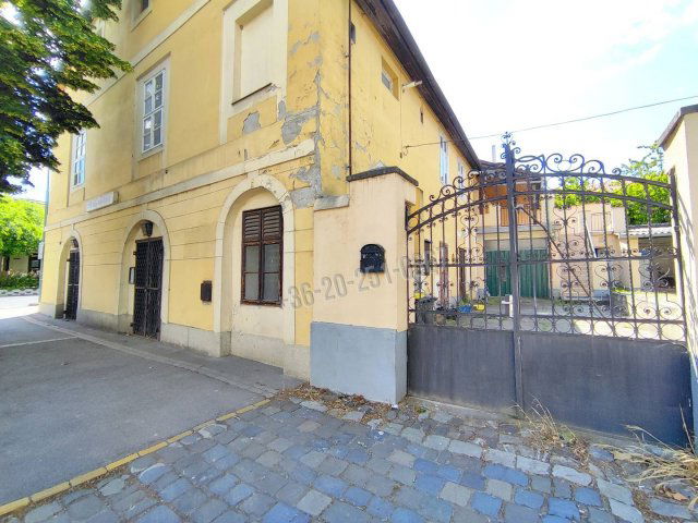 Eladó üzlethelyiség, Mohácson 32.9 M Ft / költözzbe.hu