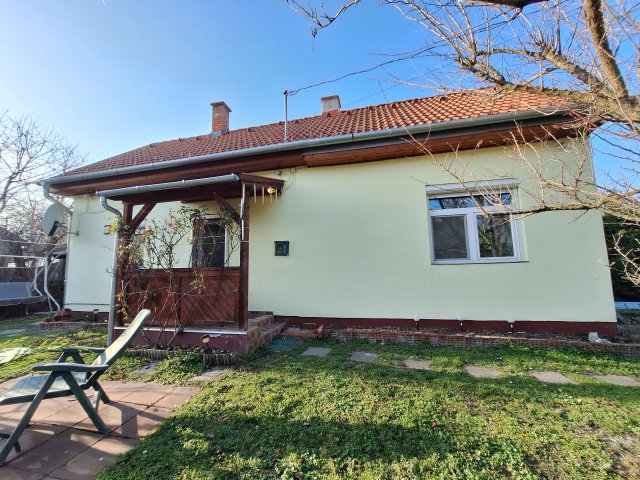 Eladó családi ház, Győrött 55.99 M Ft, 2 szobás