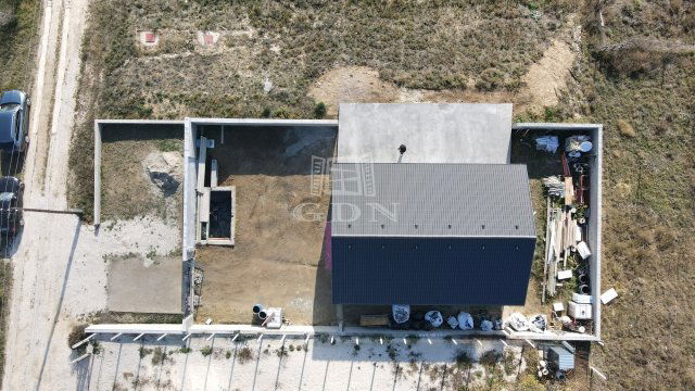 Eladó családi ház, Csóron 84.9 M Ft, 3 szobás