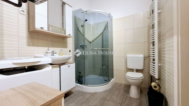 Eladó téglalakás, Budapesten, VIII. kerületben, Vas utcában