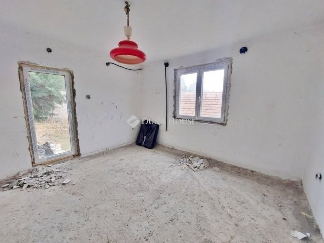 Eladó családi ház, Nagymaroson 72.99 M Ft, 6 szobás