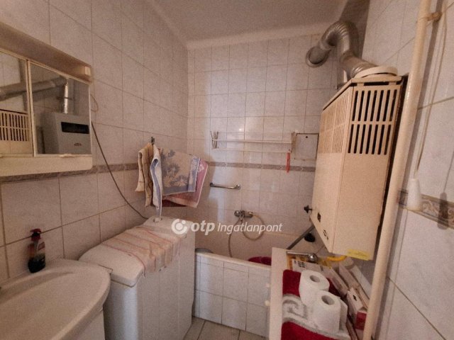 Eladó ikerház, Egerben 57.9 M Ft, 2+1 szobás