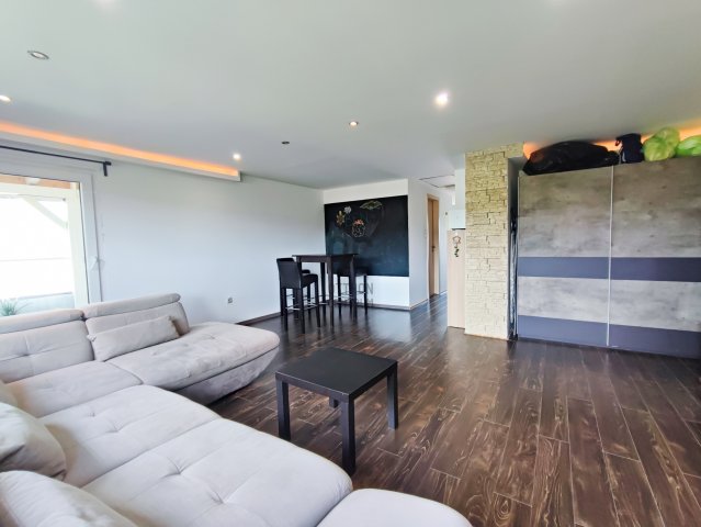 Eladó téglalakás, Budakalászon 69 M Ft, 2 szobás