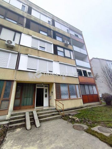 Eladó panellakás, Dombóváron 22.49 M Ft, 2 szobás