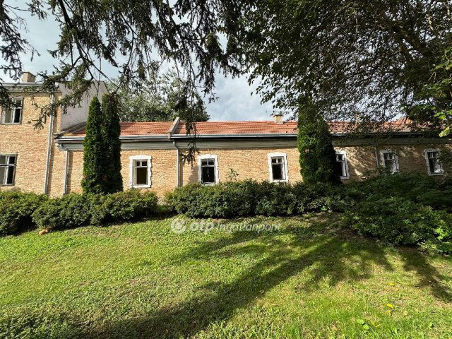 Eladó családi ház, Szécsényen 141.9 M Ft, 15 szobás