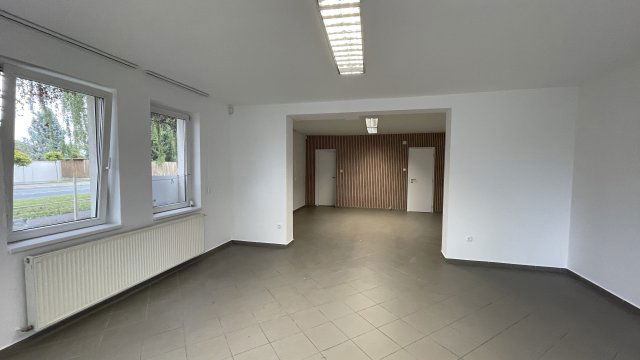 Eladó üzlethelyiség, Győrött 73 M Ft, 1 szobás