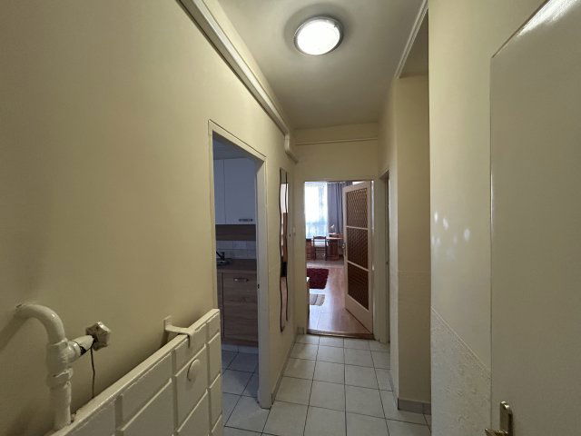 Kiadó téglalakás, albérlet, Szegeden, Roosevelt téren, 2 szobás