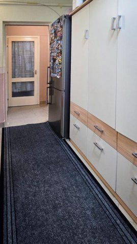Eladó panellakás, Szigetszentmiklóson 58.998 M Ft, 3 szobás