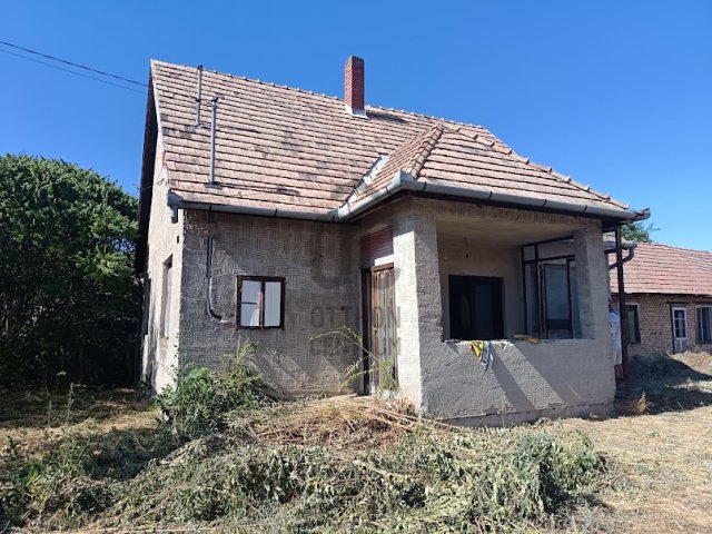 Eladó családi ház, Tengelicén 16.9 M Ft, 2 szobás
