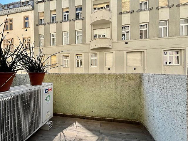 Eladó téglalakás, Budapesten, II. kerületben 162 M Ft, 2 szobás